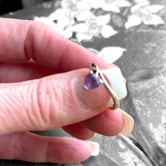 Signed Prong Set Heart Shaped Amethyst Signed 925 Silver Ring - Picture 2 of 7
